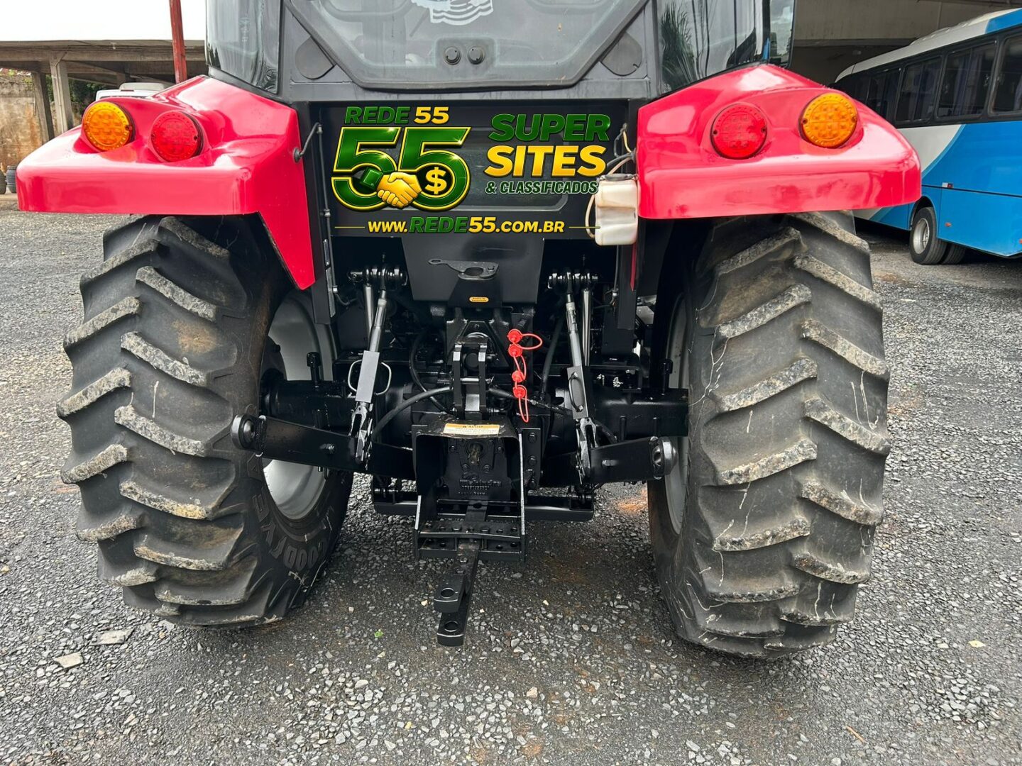 🚜 Trator Mahindra 80 CV Vermelho – Ano 2022 | Excelente Oportunidade!
