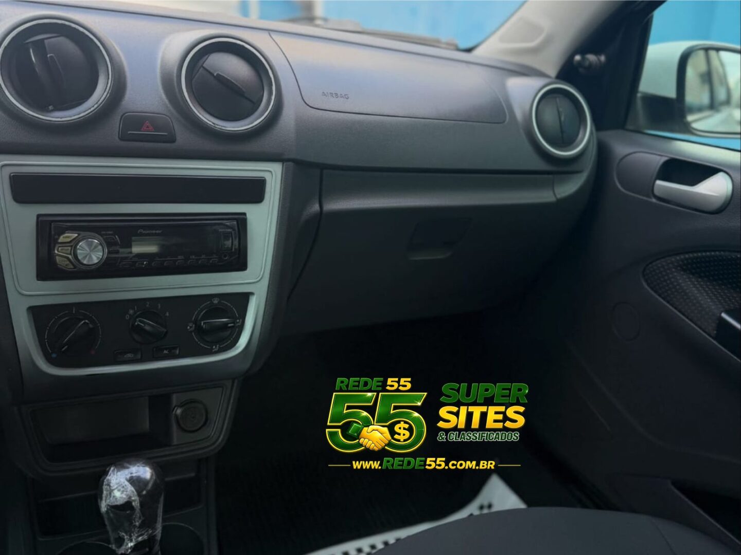 Volkswagen Voyage 1.6 Comfortline 2015